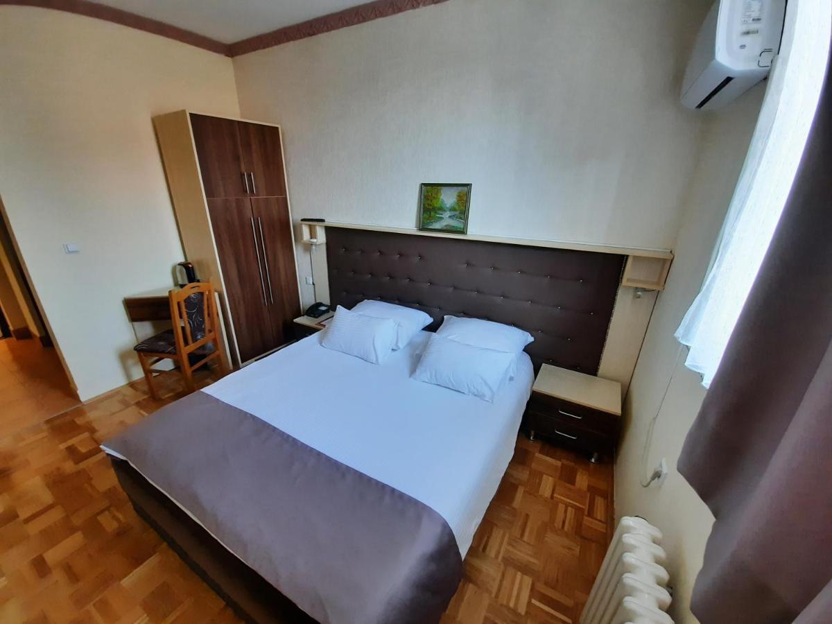 Hotel & Restaurant Great Wall - Airport Szarajevó Kültér fotó