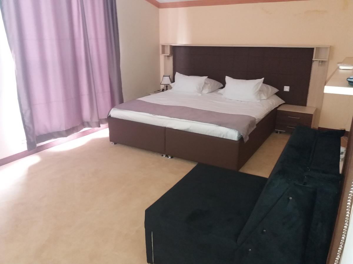 Hotel & Restaurant Great Wall - Airport Szarajevó Kültér fotó