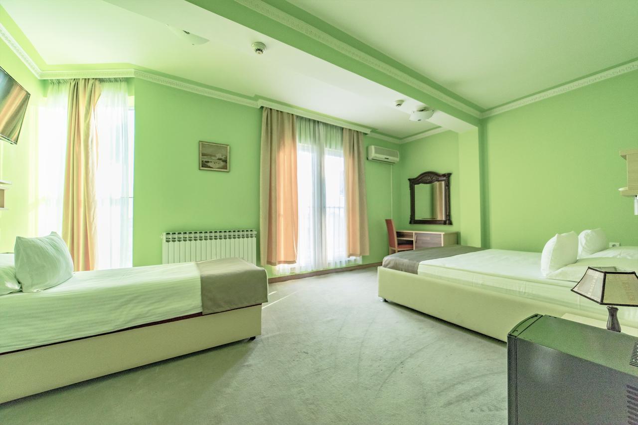 Hotel & Restaurant Great Wall - Airport Szarajevó Kültér fotó